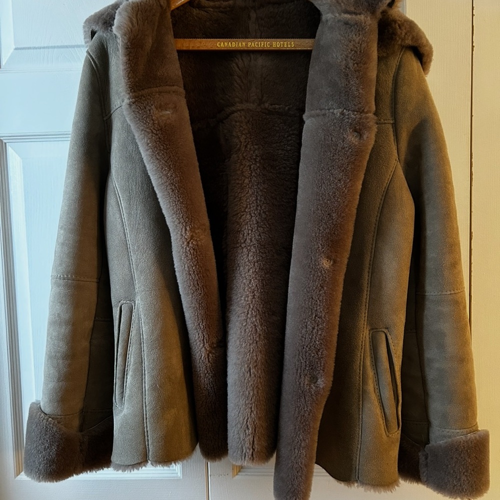 Vintage brown/ grey shearling jacket w collar - A+ condition